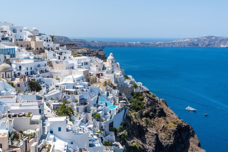 Greece vs Croatia: Mediterranean Destination Comparison