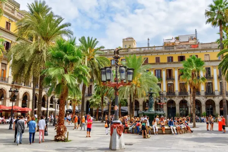 Barcelona Travel Guide