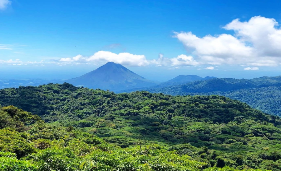 Mexico vs Costa Rica: Beach and Adventure Showdown